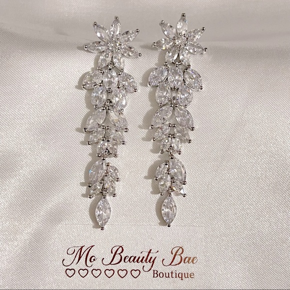 Blooming Crystal Flower Earrings - Picture 4 of 7